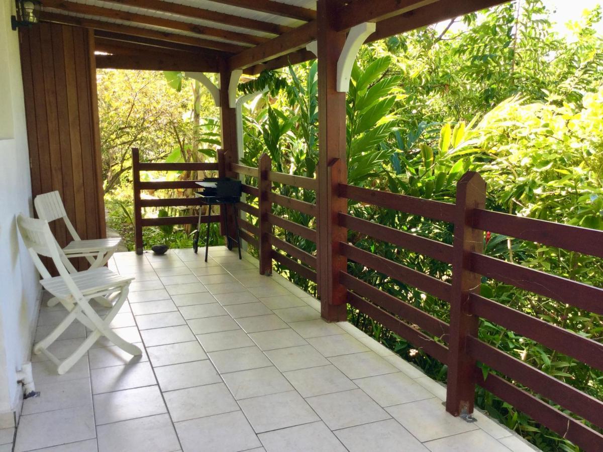 Chez Jocelyne Pres Des Sources Chaudes Βίλα Bouillante Εξωτερικό φωτογραφία